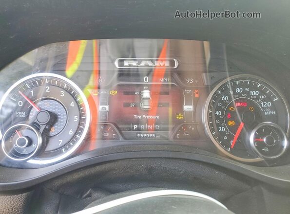 1C6SRFJT4KN813008 2019 RAM 1500 Charcoal Հետևի նստատեղերի տեսք