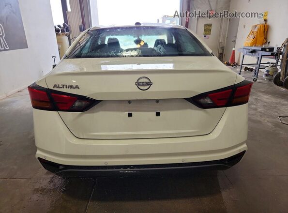 1N4BL4DV5TN329674 2026 NISSAN ALTIMA White Սալոնի դիմացի տեսք