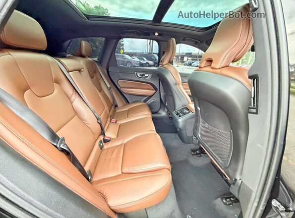 YV4L12RM5R1801281 2024 VOLVO XC60 Black Widok wnętrza z przodu