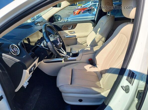 W1N4N4HB2MJ215405 2021 MERCEDES-BENZ GLA Белый Вид панели приборов
