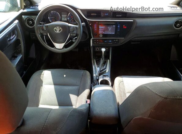 2T1BURHE7JC973398 2018 TOYOTA COROLLA Gray Սարքավորումների վահանակի տեսք