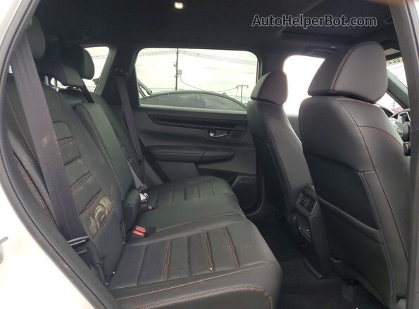 7FARS5H81TE020423 2026 HONDA CR-V White Widok wnętrza z tyłu