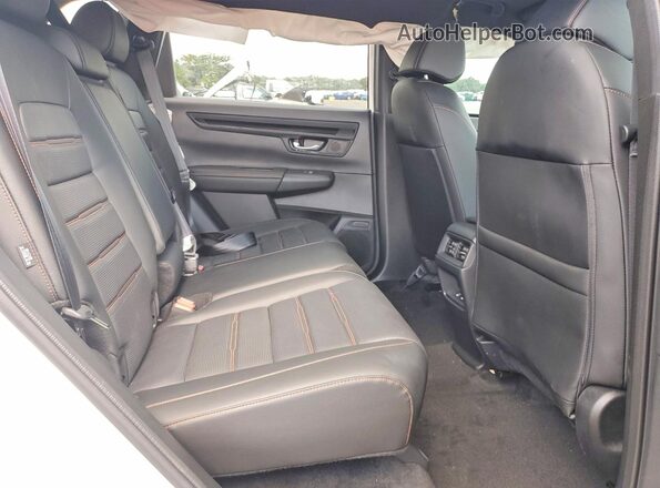 7FARS5H8XTE016970 2026 HONDA CR-V White Rear interior view