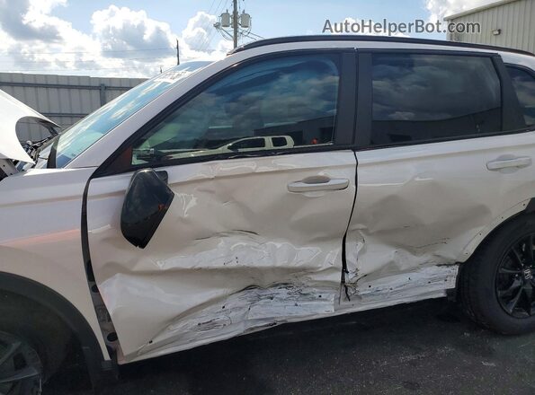 7FARS5H8XTE016970 2026 HONDA CR-V White Front interior view