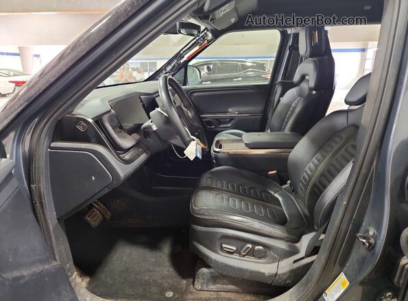 7FCTGAAA6NN007772 2022 RIVIAN R1T Gray Вид салону спереду