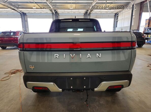 7FCTGAAA8NN013296 2022 RIVIAN R1T Gray Вид ззаду
