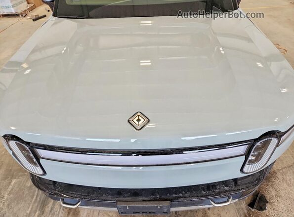 7FCTGAAA8NN013296 2022 RIVIAN R1T Gray Вид задньої частини салону