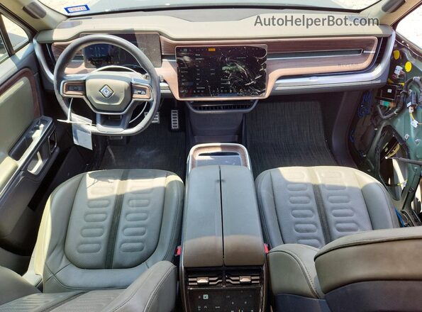 7FCTGAAA8PN000888 2023 RIVIAN R1T Green Dashboard view