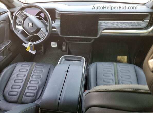 7FCTGAAA9NN011282 2022 RIVIAN R1T Gray Առջևի վահանակի տեսք