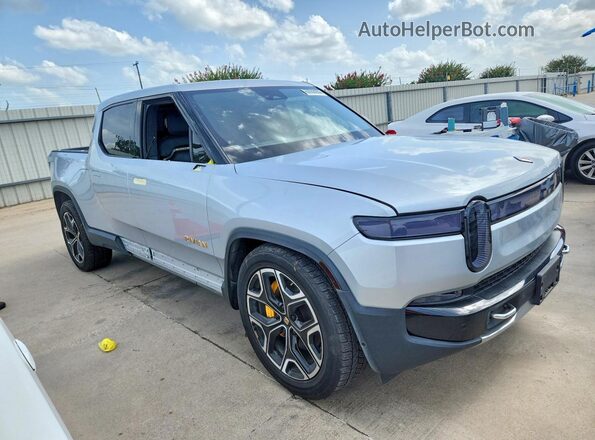7FCTGAAA9PN019563 2023 RIVIAN R1T Silver Передня права чверть