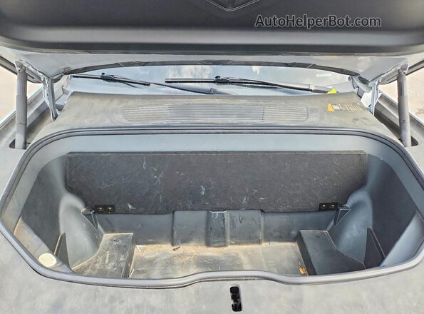 7FCTGAAA9PN019563 2023 RIVIAN R1T Silver Вид задньої частини салону