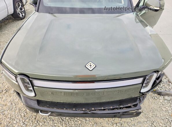 7FCTGAAL4NN004385 2022 RIVIAN R1T Green Rear interior view