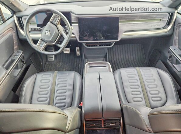 7FCTGAAL4NN004385 2022 RIVIAN R1T Green Dashboard view