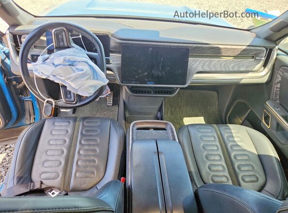 7FCTGAAL5NN000751 2022 RIVIAN R1T Blue Dashboard view