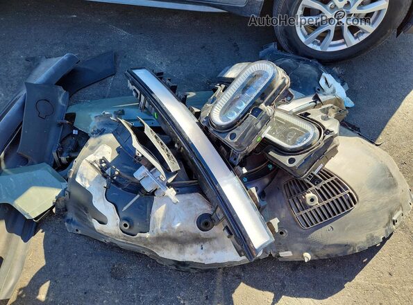 7FCTGAAL5NN001186 2022 RIVIAN R1T Green Engine compartment view