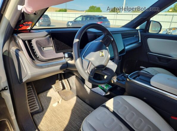 7FCTGCAA1SN041349 2025 RIVIAN R1T Gray Вид панелі приладів
