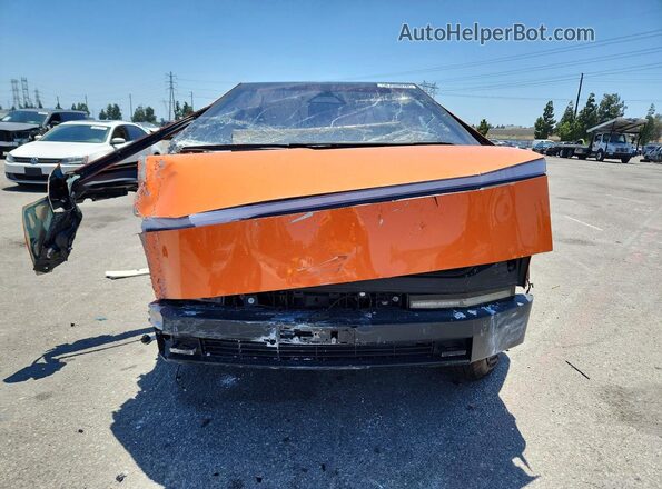 7G2CEGEC2SA080538 2025 TESLA CYBERTRUCK Orange Widok z przodu