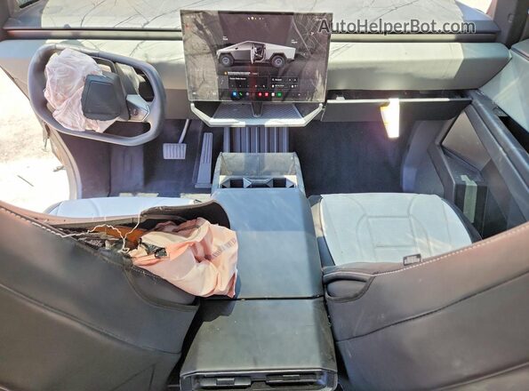 7G2CEGEC2SA080538 2025 TESLA CYBERTRUCK Orange Widok deski rozdzielczej