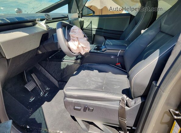 7G2CEHED0SA067723 2025 TESLA CYBERTRUCK Двухцветный Вид салона спереди
