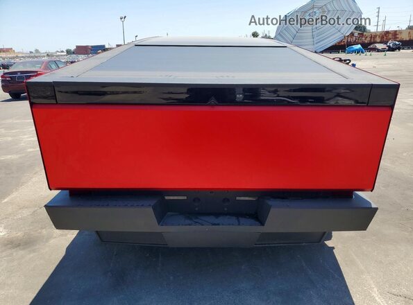 7G2CEHED1RA049631 2024 TESLA CYBERTRUCK Red Widok z tyłu