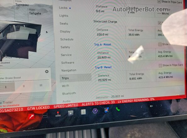 7G2CEHED1SA073210 2025 TESLA CYBERTRUCK Black ხელსაწყოთა პანელის ხედი