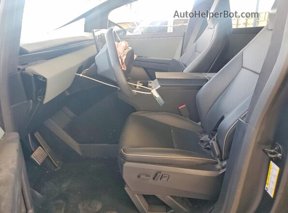 7G2CEHED2SA066069 2025 TESLA CYBERTRUCK Black Widok wnętrza z przodu