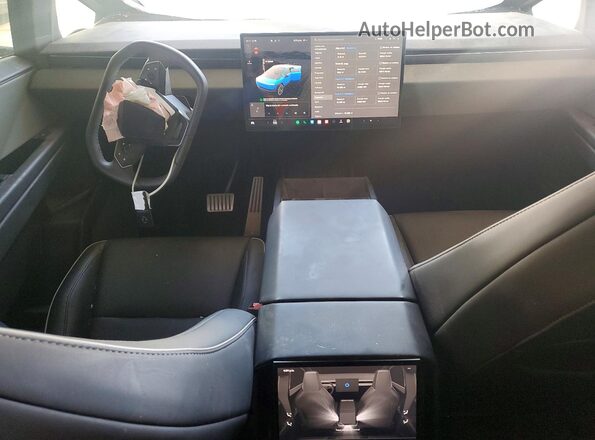 7G2CEHED2SA066069 2025 TESLA CYBERTRUCK Black Widok deski rozdzielczej
