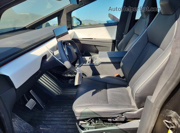 7G2CEHED4RA020222 2024 TESLA CYBERTRUCK Black Սալոնի դիմացի տեսք