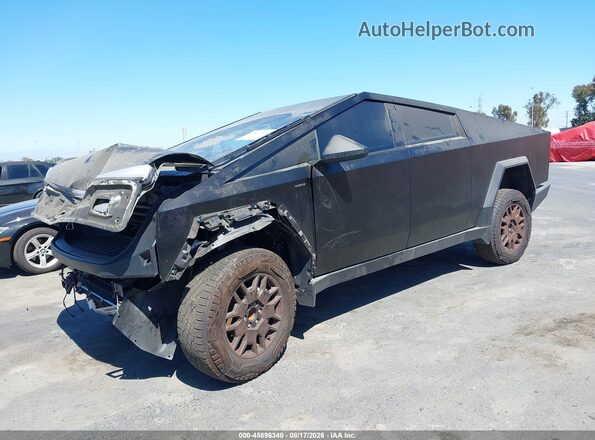 7G2CEHED4RA033309 2024 TESLA CYBERTRUCK Black Front left