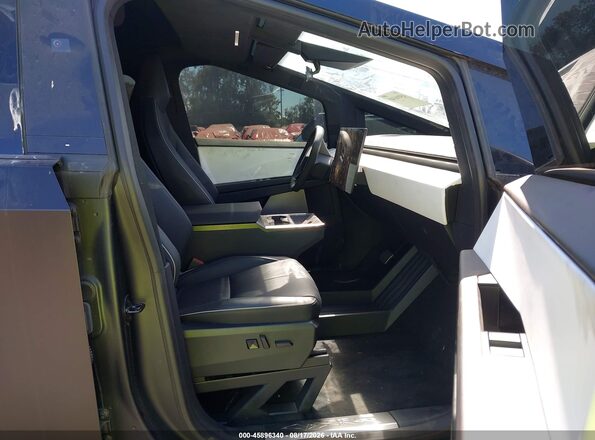7G2CEHED4RA033309 2024 TESLA CYBERTRUCK Black Front interior view