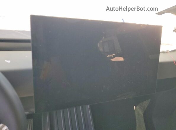 7G2CEHED4TA087278 2026 TESLA CYBERTRUCK Silver Widok zestawu wskaźników
