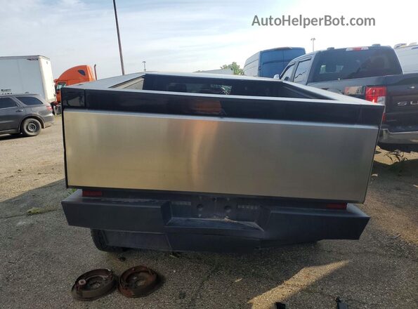7G2CEHED5RA024179 2024 TESLA CYBERTRUCK Silver უკანა ხედი