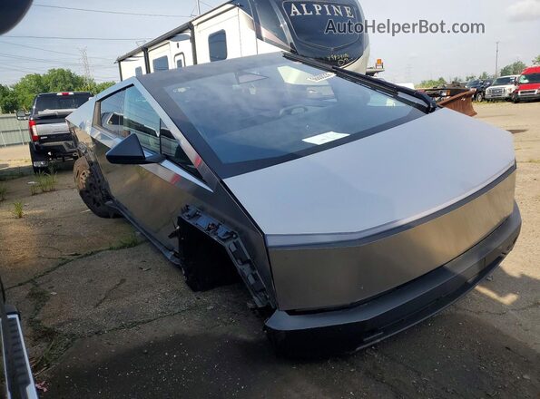 7G2CEHED5RA024179 2024 TESLA CYBERTRUCK Silver წინა მარჯვენა
