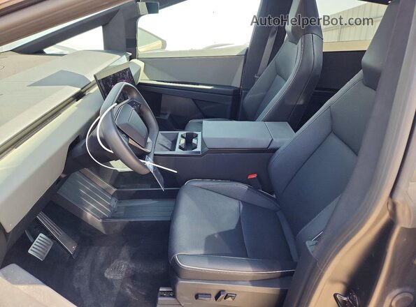 7G2CEHED5RA054394 2024 TESLA CYBERTRUCK Brown Widok wnętrza z przodu