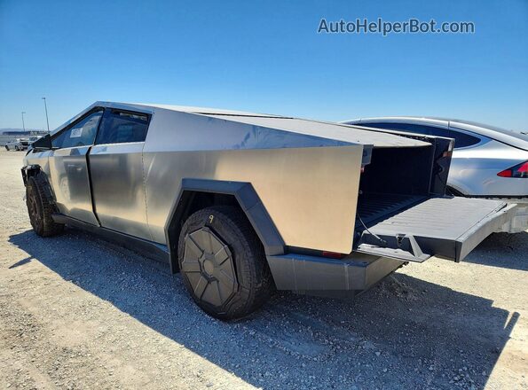 7G2CEHED6RA024370 2024 TESLA CYBERTRUCK Silver Trasero izquierdo