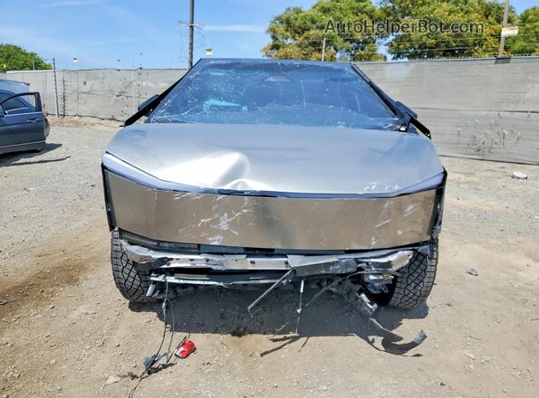 7G2CEHED6RA024370 2024 TESLA CYBERTRUCK Silver Vista frontal