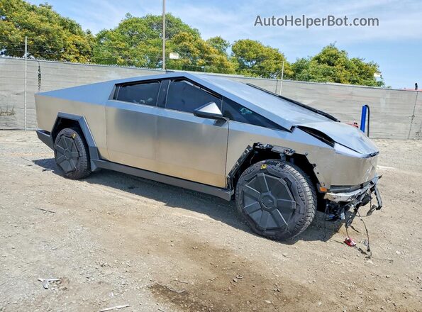 7G2CEHED6RA024370 2024 TESLA CYBERTRUCK Silver Delantero derecho