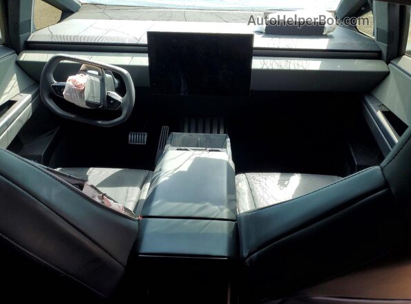 7G2CEHED6RA024370 2024 TESLA CYBERTRUCK Silver Vista del salpicadero
