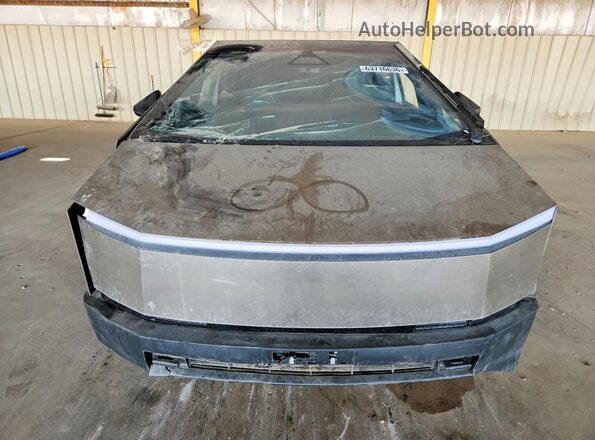 7G2CEHED7SA068125 2025 TESLA CYBERTRUCK Серебряный Вид спереди