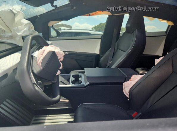 7G2CEHED8RA006954 2024 TESLA CYBERTRUCK Pink Front interior view