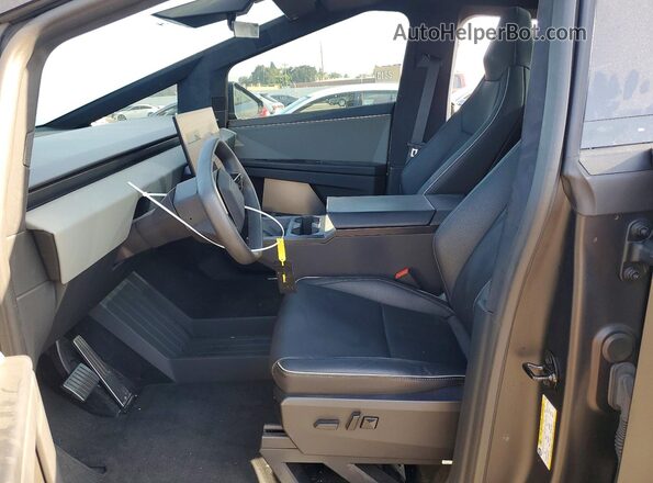 7G2CEHED8RA040263 2024 TESLA CYBERTRUCK Black Vista interior delantera