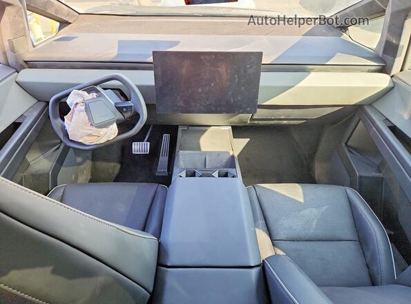 7G2CEHED8SA073141 2025 TESLA CYBERTRUCK Silver წინა პანელის ხედი