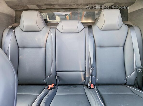 7G2CEHED8SA073141 2025 TESLA CYBERTRUCK Silver უკანა სავარძლების ხედი