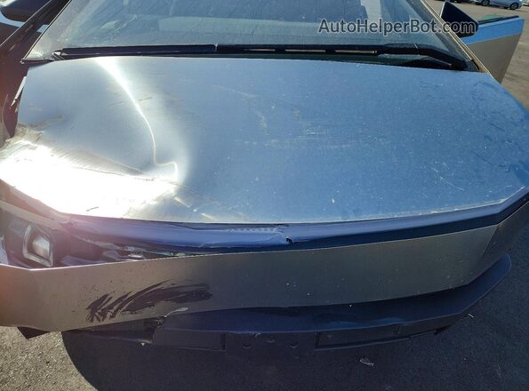 7G2CEHED8SA073141 2025 TESLA CYBERTRUCK Silver ძრავის განყოფილების ხედი