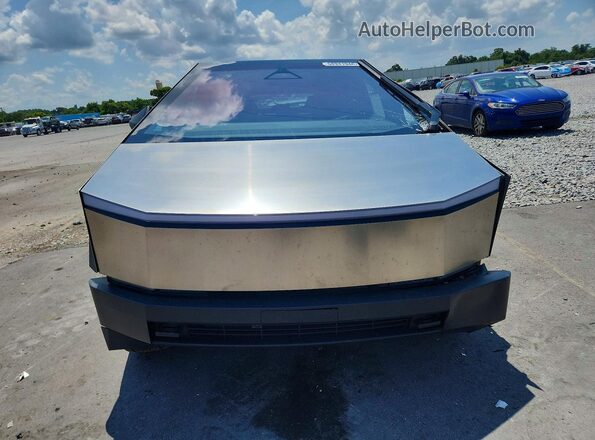 7G2CEHED8SA080865 2025 TESLA CYBERTRUCK Серебряный Вид спереди