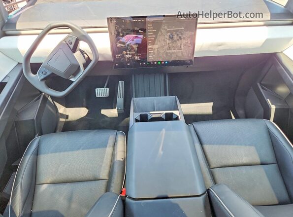 7G2CEHED8SA080865 2025 TESLA CYBERTRUCK Серебряный Вид панели приборов