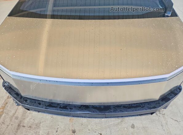 7G2CEHED8TA090782 2026 TESLA CYBERTRUCK Silver Widok wnętrza z tyłu