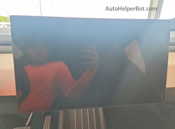 7G2CEHED8TA090782 2026 TESLA CYBERTRUCK Silver Widok zestawu wskaźników