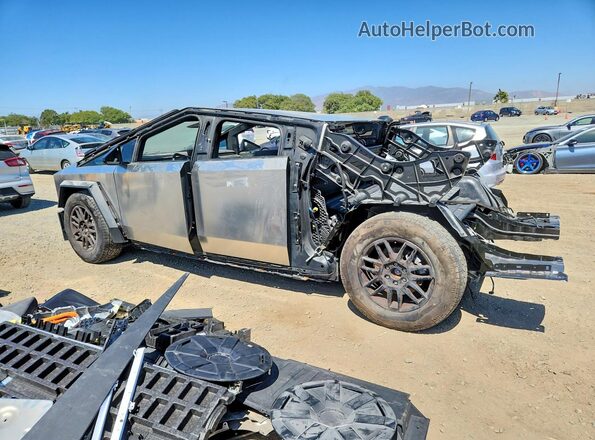 7G2CEHED9RA050977 2024 TESLA CYBERTRUCK Серебряный Задняя левая четверть