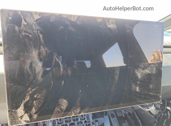 7G2CEHED9RA050977 2024 TESLA CYBERTRUCK Серебряный Вид щитка приборов